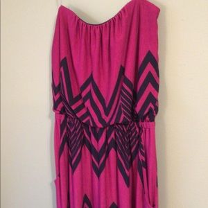 SOLD ***MAXI DRESS Three Pink Hearts Gorgeous! ❤️ EUC Size Medium